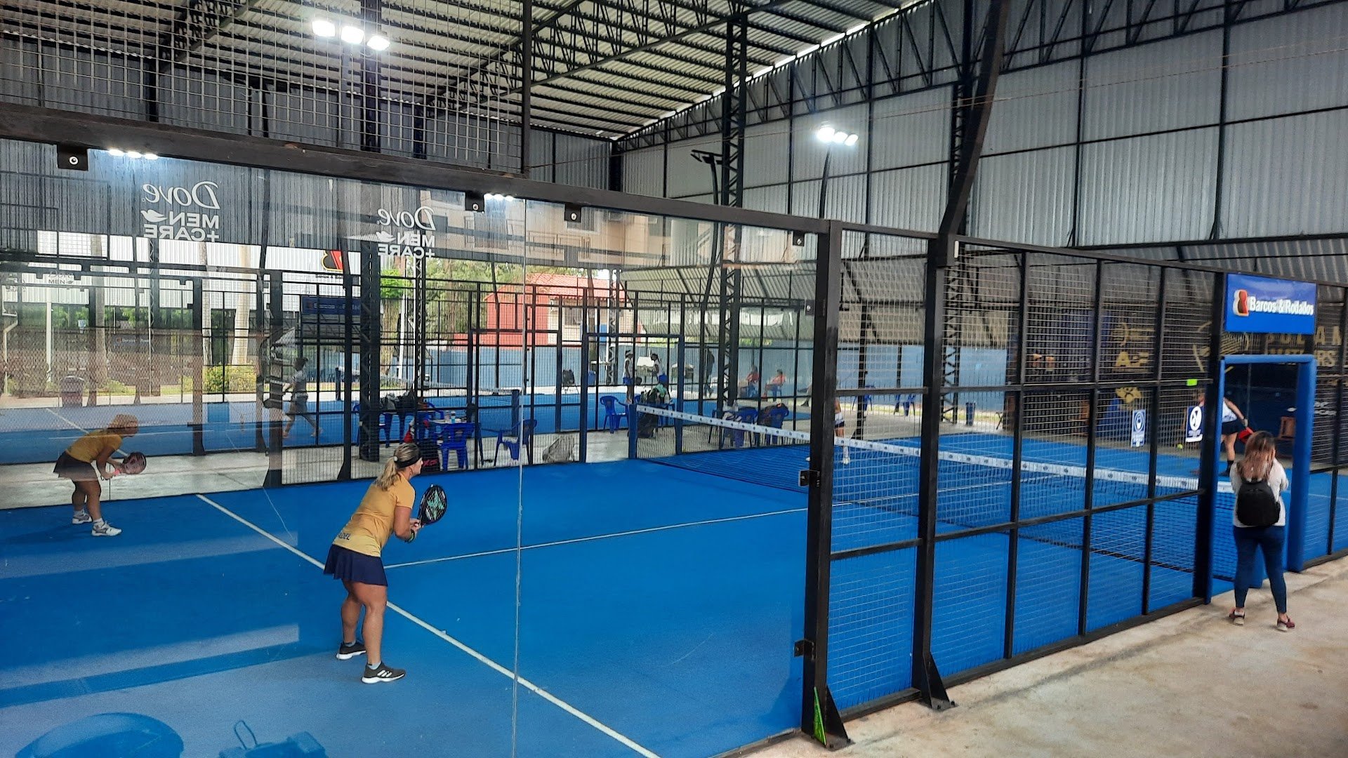 Blue Padel Indoor - Restó Bar, Lambaré