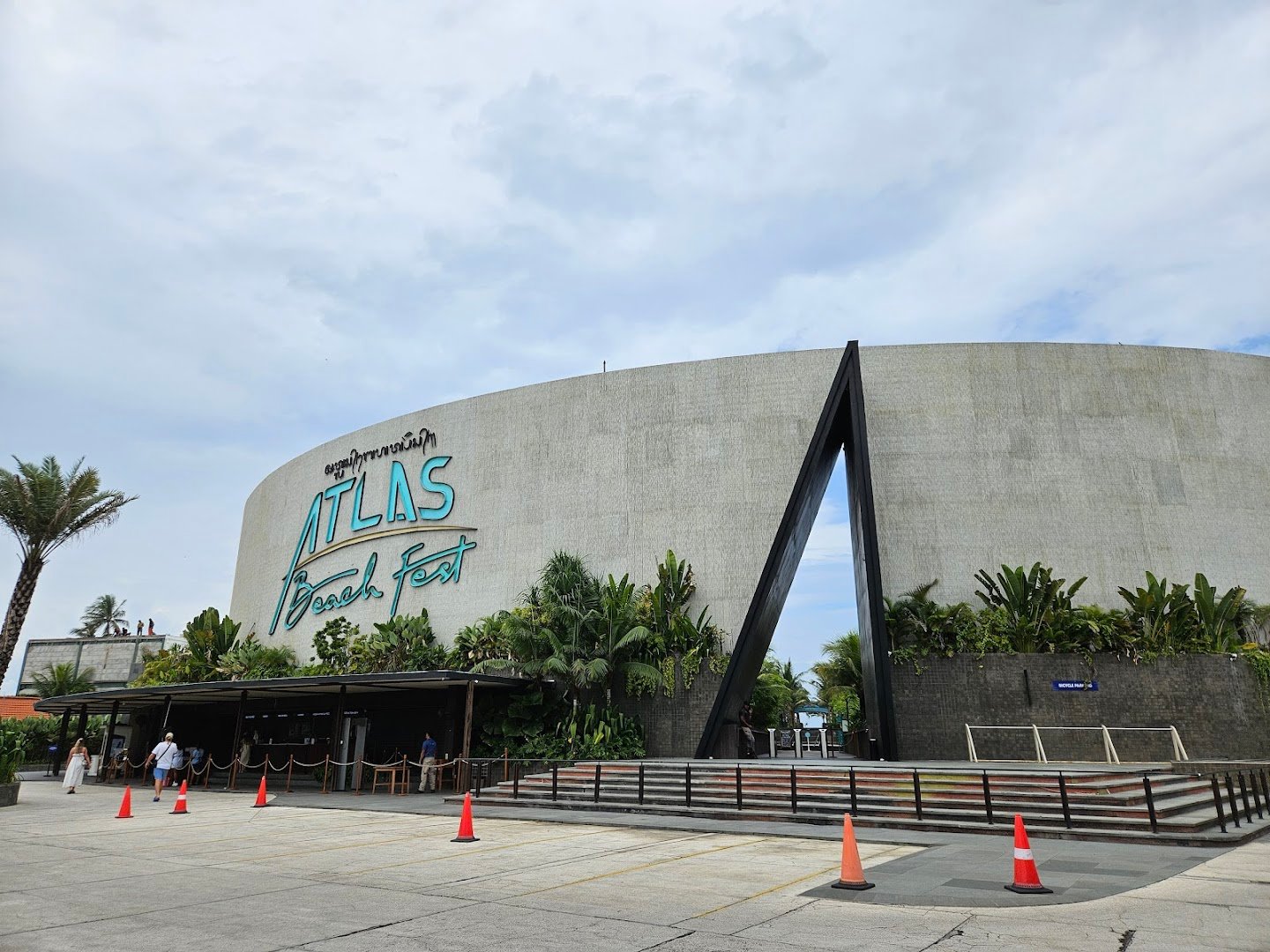 Atlas Beach Club, Kabupaten Badung